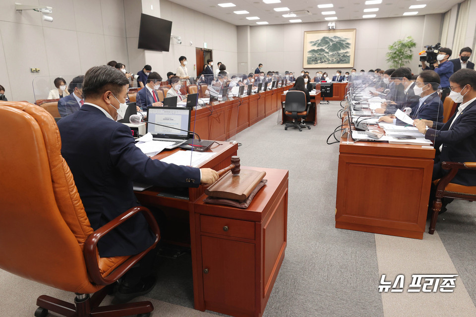 23일 국회에서 운영위원회 전체회의가 열리고 있다. ⓒ연합뉴스