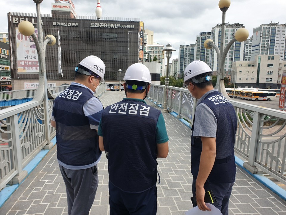 충남 예산군은 추석 명절을 앞두고 다중이용시설 등을 대상으로 안전점검을 실시한다./ⓒ예산군청