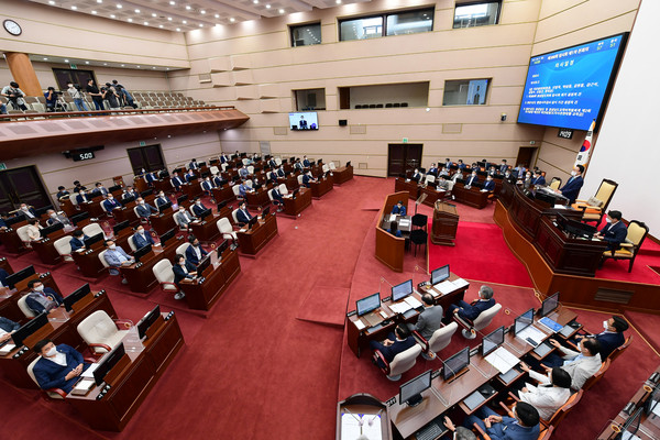 경남도의회 제388회 임시회 첫날인 제1차 본회의장 경남도의회