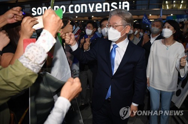 이재명 경기지사는 현재 더불어민주당 대선경선 1위를 거의 굳혀가고 있다. 제주, 부울경, 인천 순회경선과 '2차 슈퍼위크'에서도 압승을 거뒀다. 사진=연합뉴스