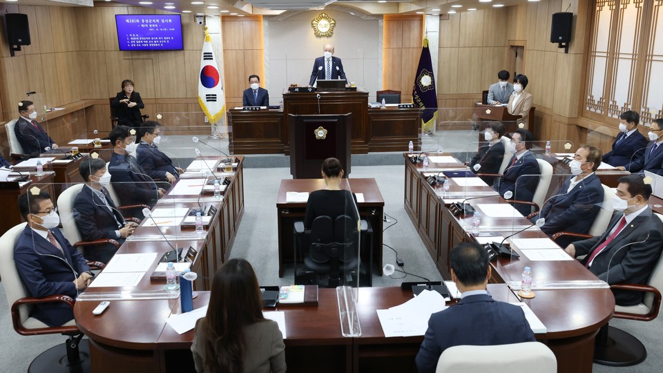 홍성군의회는 18일 군의회 본회의장에서 '제281회 임시회'를 개회하고 오는 25일까지 8일간의 일정에 돌입했다.(사진=홍성군의회)