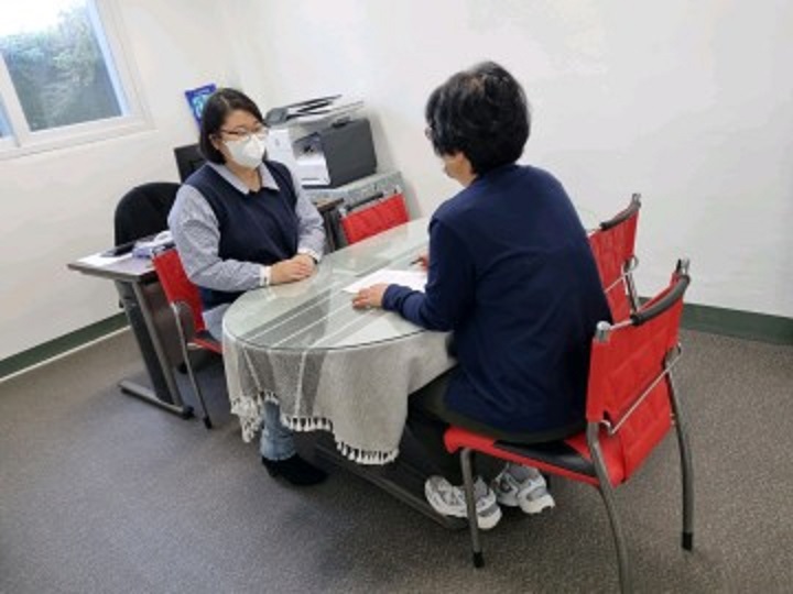 충남 예산군은 코로나19로 얼어붙은 여성들의 취업시장을 살리기 위해 여성회관 리모델링 이후 ‘여성 취업상담실’을 본격 운영하고 있다.(사진=예산군청)