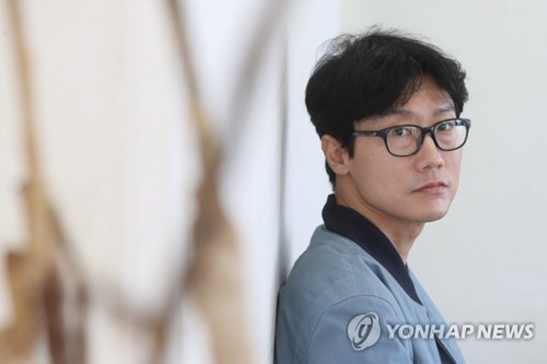 최근 세계적인 신드롬을 이끌고 있는 넷플릭스 오리지널 드라마 '오징어게임'의 각본과 연출을 맡은 황동혁 감독, 앞서 그는 '도가니' '수상한 그녀' '남한산성' 등을 감독한 바 있다. 사진=연합뉴스