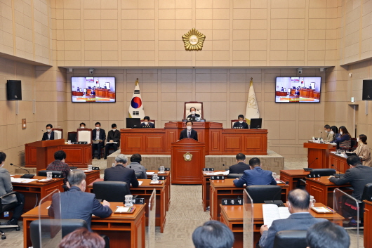 송귀근 고흥군수 제302회 군의회 제2차 정례회에서 주요성과 제시(사진-고흥군)