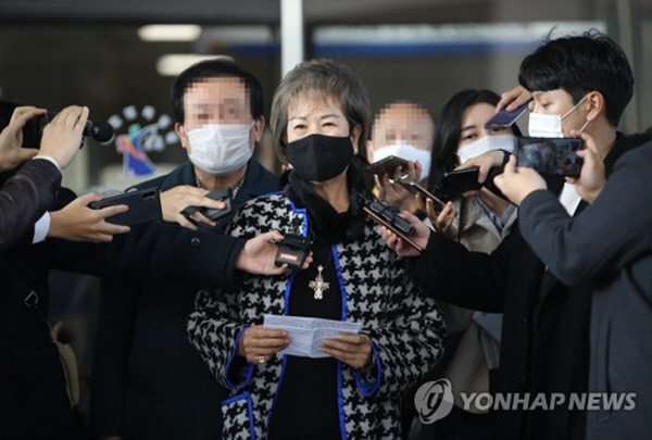 손혜원 전 의원은 "진실이 밝혀지는데 3년 걸렸다"며 "일부 언론의 공작으로 시작된 투기꾼 누명에서 벗어난 것만으로도 굉장히 감사하게 생각한다"고 소감을 밝혔다. 그는 "제2의 고향이 된 목포를 위해 남은 여생 저는 최선 다해 목포를 최고의 관광도시로 만들겠다"고 다짐하기도 했다. 사진=연합뉴스