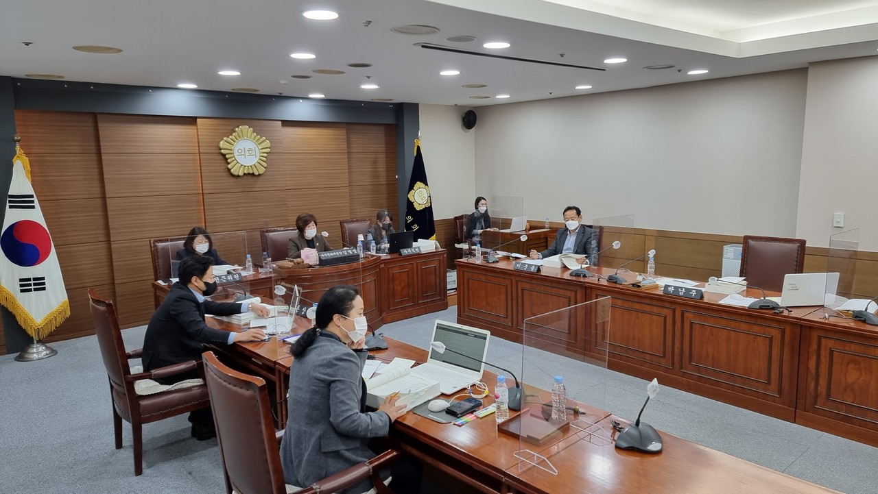 천안시의회 복지문화위원회 행정사무감사 전경(사진=김형태 기자).