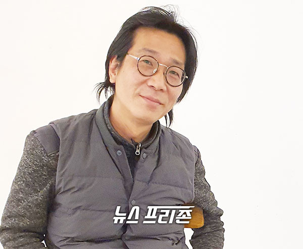 "'새마을운동 이후, 토템이나 무당들이 내쫒아지고, 스스로 우리의 문화를 지워나갔다."김상돈 작가. (촬영=이동근 기자)