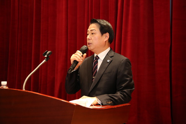 박성현 사장이 취임식에서 취임사를 하고 있다.